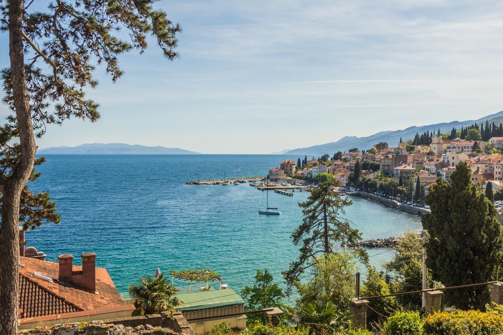 Apartments Villa Dinka Opatija Exterior photo