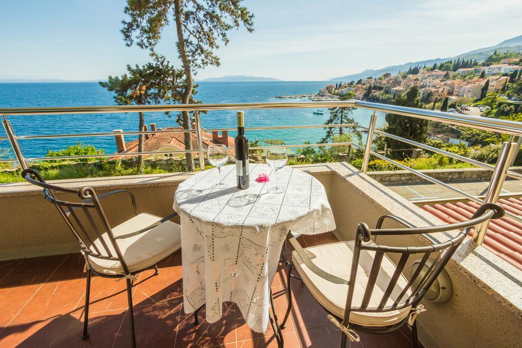 Apartments Villa Dinka Opatija Exterior photo